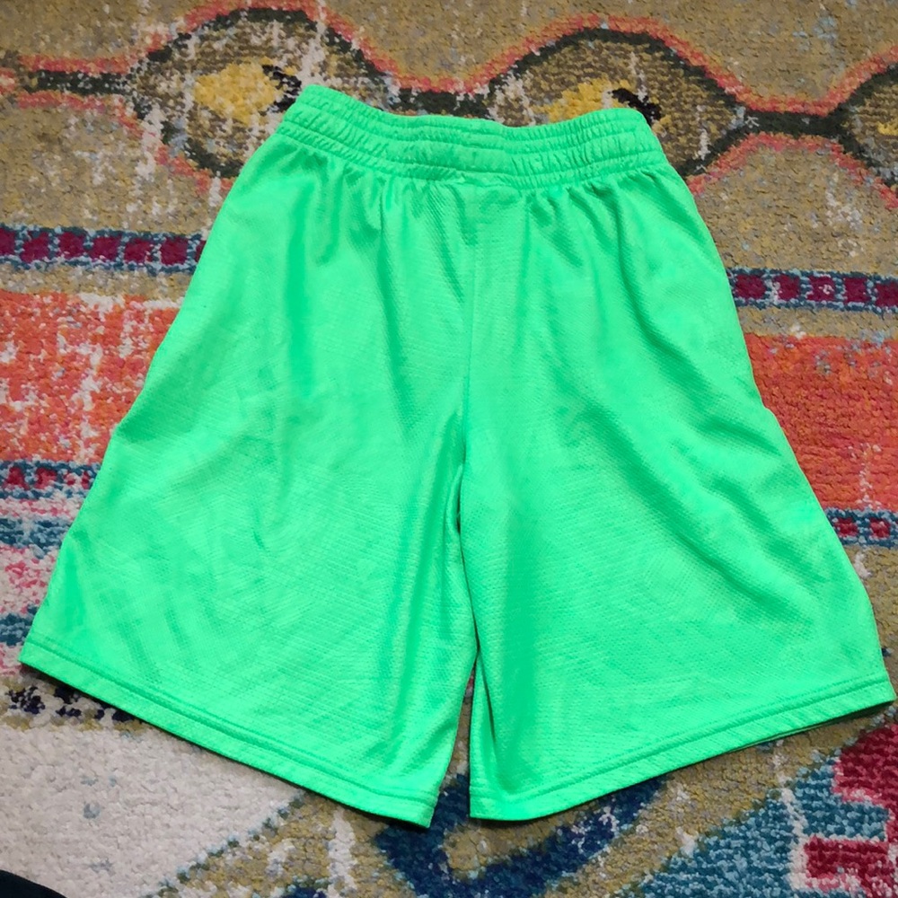 🧜🏼‍♀️3 for $15 listing!🧜🏼‍♀️ under armour shorts - Picture 5 of 5